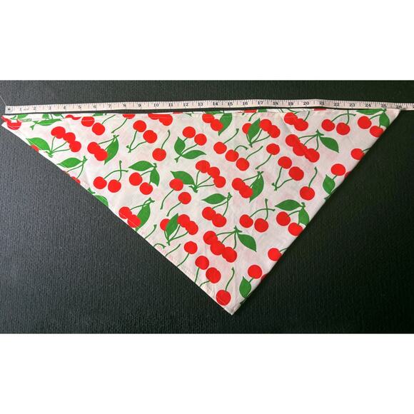 Vtg Cherry Print Triangle Scarf – Red & Green Rockabilly Pin-Up Retro Y2K Cottag - Picture 3 of 5